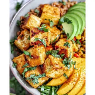 Mango & Marinated Crispy Tofu Hosomaki