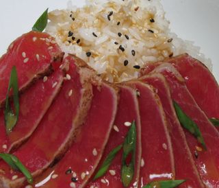 Салата Яки Тон (300г)