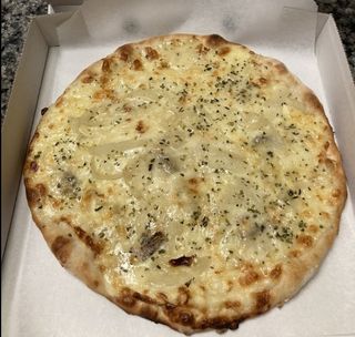 Pizza De Quattro Formaggi 