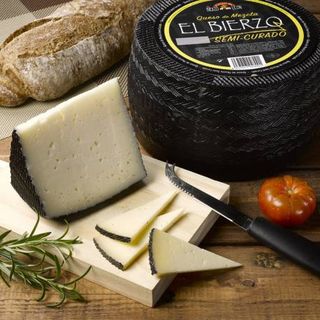 Queso Semicurado ¨El Bierzo¨ (Cuña)