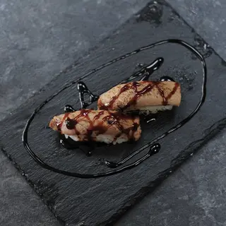 Nigiri De Atún Flameado (2 Pzs.)
