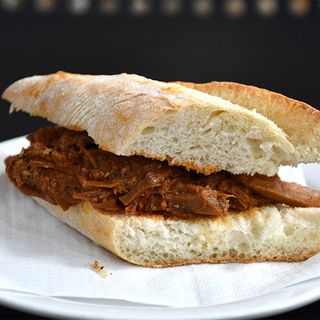 Bocadillos Carne Mechada Especial