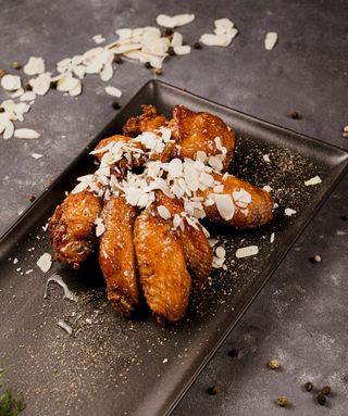 Aripioare cu miere și migdale