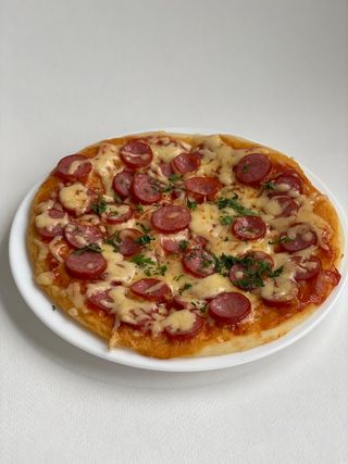 Піца з мисливськими ковбасками (30см/380г)