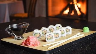 სალმონ ტერიაკი როლი