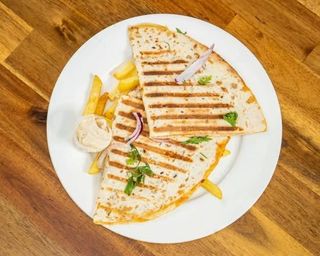 Quesadilla De Membrillo Y Queso