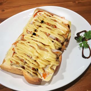 Tostada De Pechuga Plancha