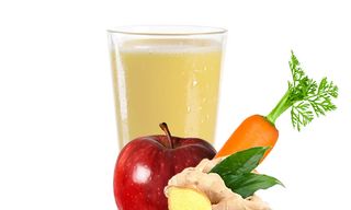 Centrifuga con mela, carota, zenzero