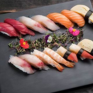 502. Nigiri misto - 10 pezzi