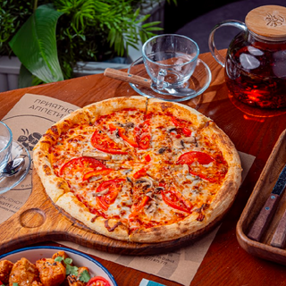 Пицца "Chili" с телятиной на тонком тесте (30 см.)