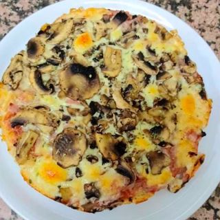 Pizza Prosciutto Funghi (24 cm.)