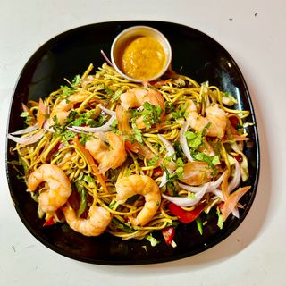 Camarão Chowmein