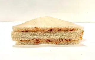 Sándwich De Atún Con Pimiento del Piquillo.