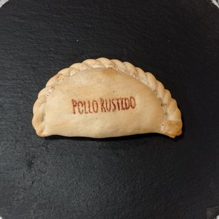Empanada De Pollo Rustido