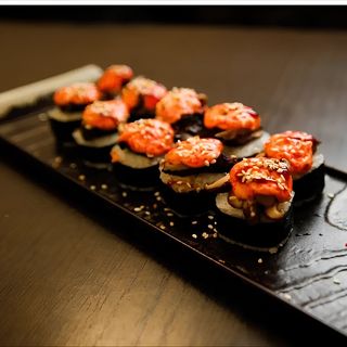 Запеченный ролл с грибами