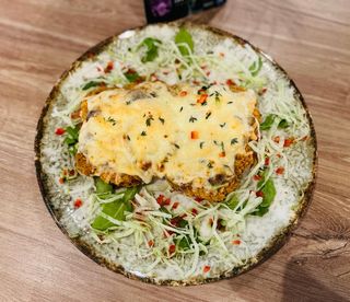 Șnițel gratinat de porc