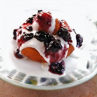 Papanaș cu dulceata si smantana