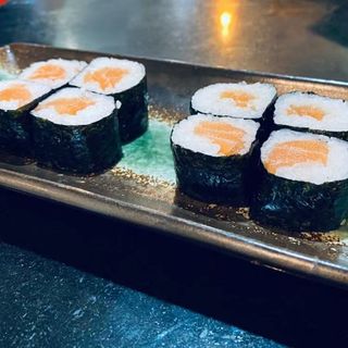 80.Hosomaki salmone