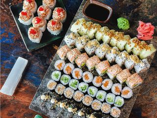 MIX SUSHI WORLD - 64 szt.
