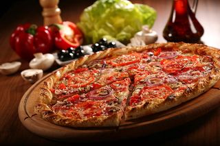 Pizza Sarbeasca medie