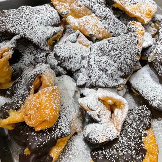 Chiacchiere fritte miste: semplici e pucciate nel cioccolato fondente 500gr