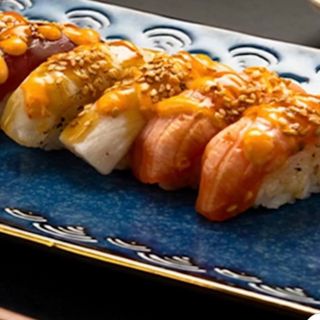Nigiri salmón atún dorada flameado 6u
