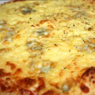 Pizza Quatro Quesos (30 Cm.)