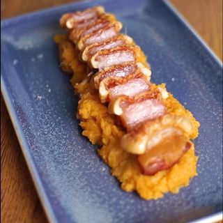 Torrezno con patata revolcona