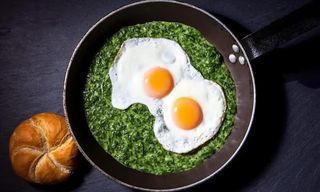 Meniu Spanac cu ochiuri