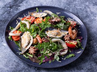Салат з морепродуктами (220g)