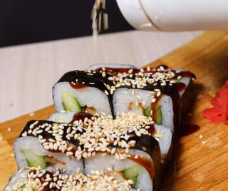 Ролл с угрем