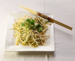 Germogli di soia saltati 