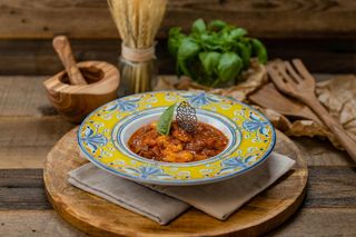 Gulyas de vită cu găluște