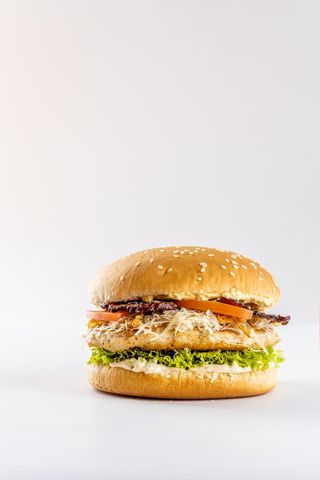 Бургер Caesar з куркою (220г)