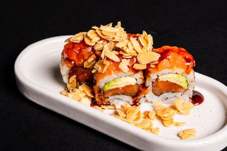 117. Uramaki mandorle roll