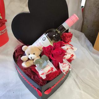 Flower box (medo, vino i bomboni) 17