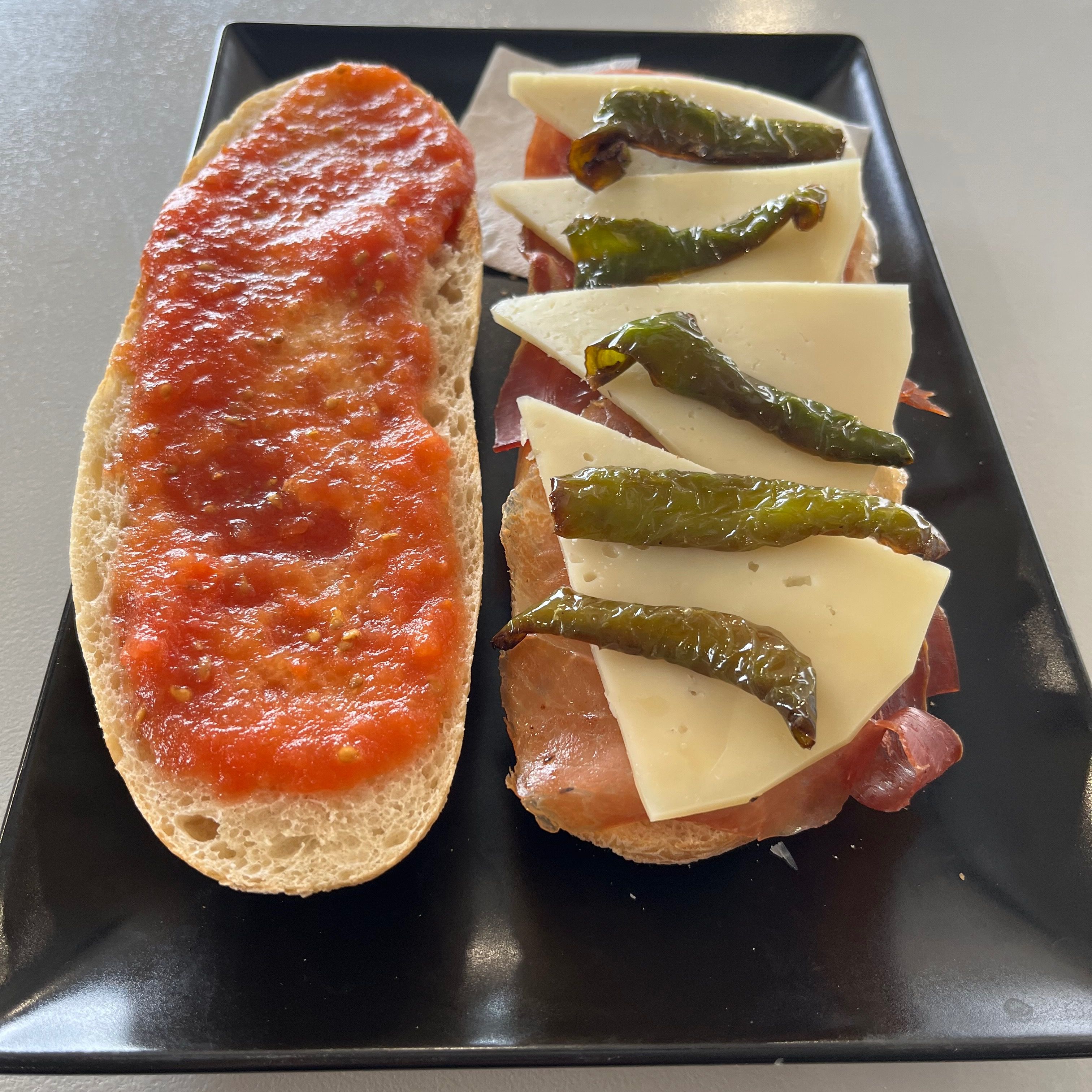 5. Bocadillo Serrano