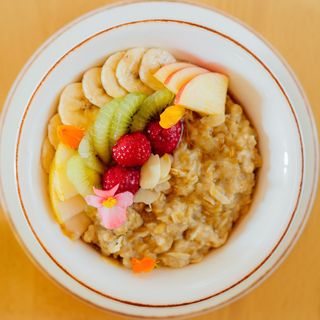 Ovsena kaša sa svježim voćem
