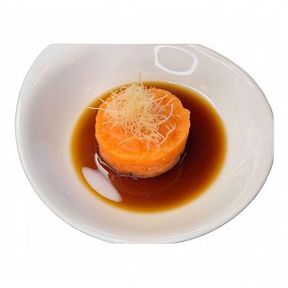 TARTA SALMÓN CON SALSA POZU