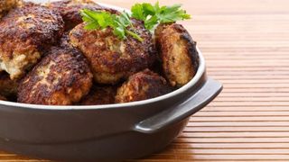 Пържени кюфтета на баба (2бр)