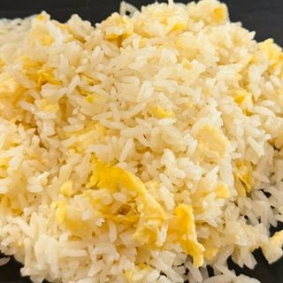 Arroz frito con huevo