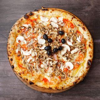 Pizza Funghi 32cm + Coca Cola 0,5l