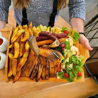 კანჭი (4 პერსონაზე)