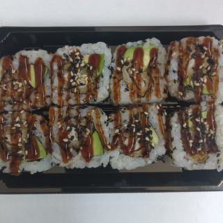 Uramaki pollo tempura 
