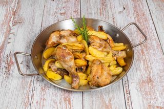Pollo Scucchiato con patate al forno
