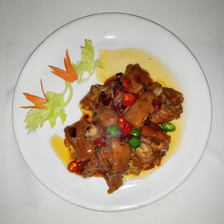 Picioare de porc cu alune