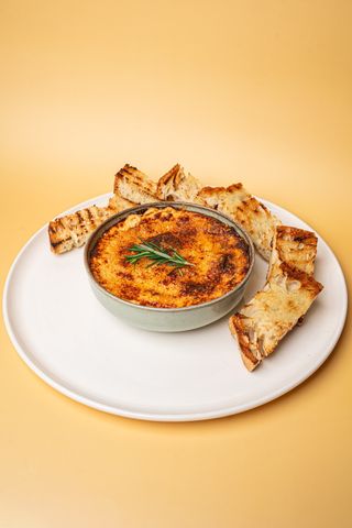 Crema di formaggio e Carciofi con Crostini