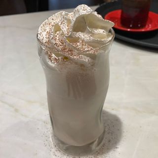 Шоколадный молочный коктейль (350мл)