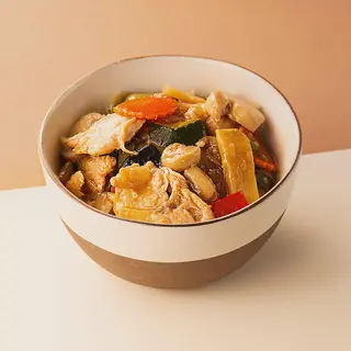Pollo con Bambú y Setas