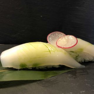 060.Nigiri ika - 2 pezzi